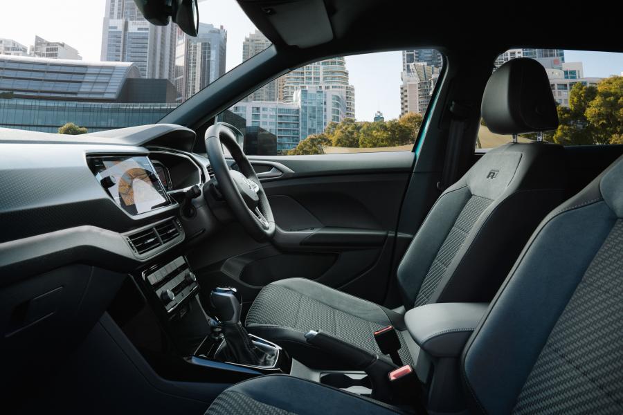 Интерьер Volkswagen T-Cross R-Line 2020 года  (AU) (фото 24 из 41)